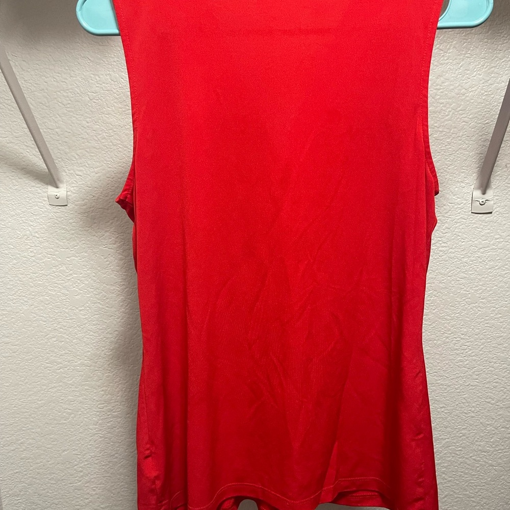 Dana Buchman V neck Business casual top